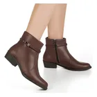 bota casual cano curto zíper salto baixo detalhe lateral